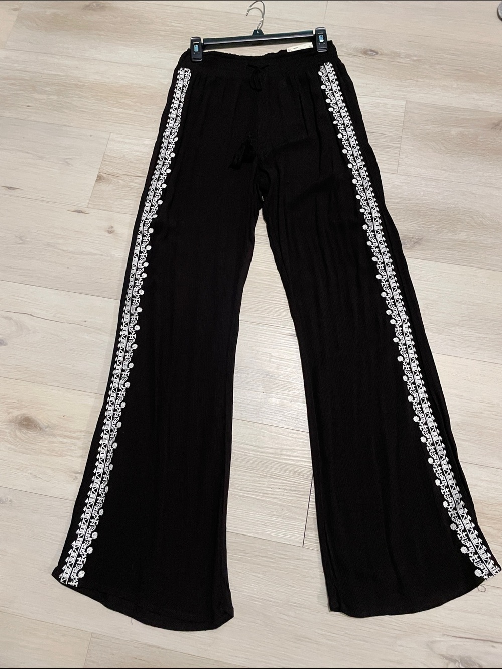 Mudd Black Wide-Leg Elastic Waist Pants with White Embroidered Side Trim